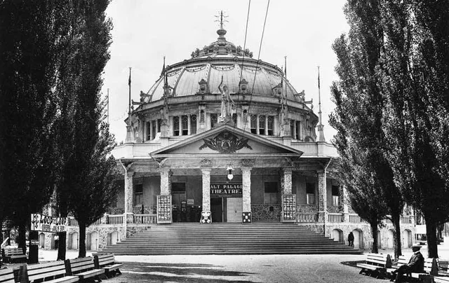 alt=Salt Palace