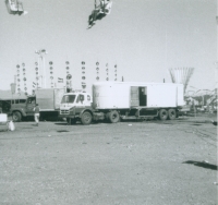West Coast Shows rolling stock behind the 'Tip Top'..1960's.JPG