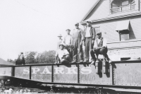 Sparks Circus Train crew 1927.jpg